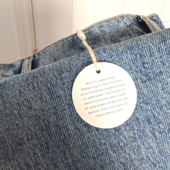 NEW Rails Jeans | High Rise Straight Distressed Knee Topanga | Size 25 - Picture 8 of 8